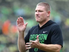 Cal supostamente tem como alvo o coordenador defensivo do Oregon, Tosh Lupoi, para substituir Justin Wilcox