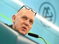 Chefe da Federação Alemã pede humildade antes do sorteio da Copa do Mundo