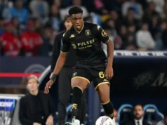 Com apenas 17 anos, talento nigeriano já está no radar do Bayern de Munique