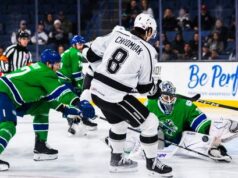 Canucks domina pela 6ª vitória consecutiva em casa