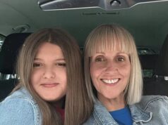 A mãe, de 45 anos, e a filha de 15 anos que morreram após serem arrastadas para o mar foram nomeadas e fotografadas com o ‘herói’ que tentou salvá-las.