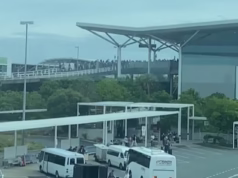 O incidente causou caos no Aeroporto Internacional de Brisbane quando os passageiros receberam ordem de evacuação