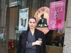 A atriz de Bridgerton que lutou contra ‘sociopatas’ em Joe and the Juice diz que não confia na polícia para protegê-la quando ela for libertada – e admite que se sente mais segura na Índia do que em Londres