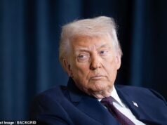 Trump atacou Christie Noem depois que ela ordenou que seu rival de longa data, Tom Homan, liderasse a caótica operação de Minneapolis enquanto o ICE lutava com a crise dos tiroteios.