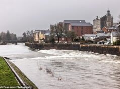 A busca por caiaque desaparecido ‘supostamente morta’ entra em outro dia quando a tempestade Ingrid atinge o Reino Unido