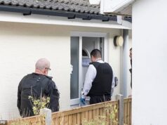 Aposentado despejado de uma casa de £ 420 mil após cinco anos de disputa de limite de £ 113 mil por 1 pé de terra