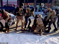 A possibilidade de uma paralisação cresceu à medida que os democratas se reuniram para reter o dinheiro da fronteira do ICE