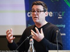 Rebelião de Burnham aumenta: 50 parlamentares trabalhistas assinam Starmer protestando contra a decisão de bloquear o prefeito de Manchester