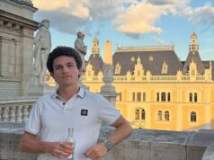 Tony Burke está sob ataque depois de cancelar o visto do influenciador judeu Sammy Yahud horas antes de seu voo para a Austrália