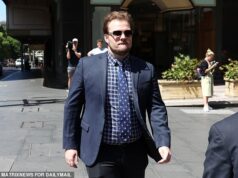 Professor de Knox Grammar condenado por preparar menino de 15 anos para sexo no Grindr