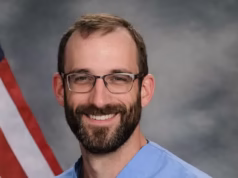 Os pais de coração partido de Alex Pretti detalharam a última conversa que tiveram com o filho dias antes de ele ser morto.