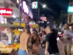 A briga britânica com turistas americanos e australianos em uma briga de rua na Tailândia ‘aumentou quando a garçonete levou um tapa na cara’