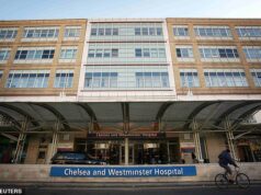 Um bebê de três semanas morreu depois que os médicos escolheram o remédio errado para ele em um menu suspenso