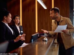 Hotel espanhol acusou meu filho de fumar e trancou o quarto até pagarmos – pode fazer isso? O defensor do consumidor DEAN DUNHAM responde