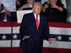 O presidente enfrenta uma reação crescente dos partidários do MAGA sobre a ‘traição’ dos guardas de fronteira enquanto promete ‘diminuir’ as tensões em Minnesota – mas a maioria dos americanos o culpa pelo derramamento de sangue que poderia definir seu mandato.