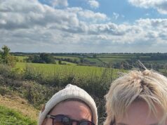 A casa de fazenda de Ellen DeGeneres em Cotswolds, danificada pelas enchentes, está fora do mercado depois que um rico comprador americano está pronto para abocanhá-la depois de secretamente reduzir £ 4,5 milhões do preço pedido de £ 22 milhões.