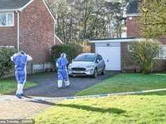 REVELADO: Aposentado, 84 anos, encontrado assassinado em casa, na pacata vila de Shropshire, não visto pelos vizinhos desde o Natal
