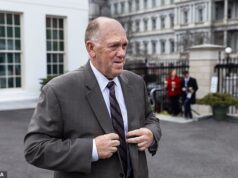 A ligação de Christie Noem que chocou Tom Homan. Ninguém viu o congelamento… e por que fontes internas dizem que sua missão em Minneapolis é fazer ou morrer