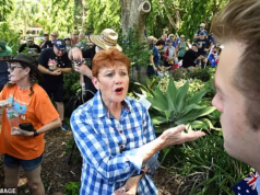 Pauline Hanson obteve uma grande vitória depois que os cinemas tentaram cancelar seu filme pouco antes de as exibições esgotarem
