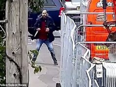 Herói do momento A estrela do Aprendiz intervém bravamente enquanto ‘floridamente psicótico’ ataca aleatoriamente pedestres empunhando facas – enquanto o agressor é preso