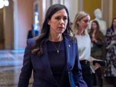 Glamouroso senador republicano forçado a doar enormes ganhos em ações para instituições de caridade após reportagem tardia