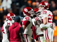 Dois jogadores de futebol de Oklahoma nomeados desde o início como All-Americans