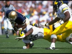 Quinta-feira de retrocesso: Notre Dame lutando futebol irlandês contra Michigan, 1992