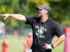 O ex-técnico do Oklahoma encontrou um novo lar