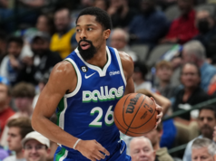 O veterano de 11 anos da NBA enviou uma mensagem ao Houston Rockets