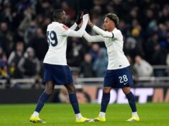 Kolo Muanyi e Odobert do Tottenham estão ‘bem’ após acidente de carro, diz Frank