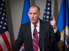 Chris Madele, do Partido Republicano, desiste da disputa para governador de Minnesota, diz Trump, ICE foi longe demais – The Mercury News