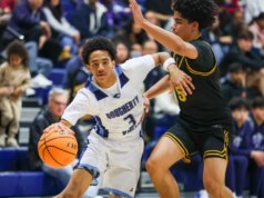 O nº 13, Dougherty Valley, usa bola pequena e vence o nº 20, Califórnia, em casa