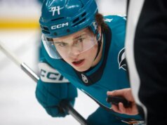 Maclin Celebrini do San Jose Sharks está seguindo um caminho semelhante ao de Connor McDavid