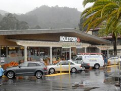 Molly Stone está fechando a loja de San Mateo