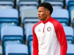 Mayulu vai assinar na Polônia