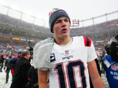 A primeira descida de Drake Mayer para o jogo foi improvisada, de acordo com o veterinário do OL