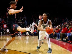 Jeremy Fiers marcou 29 pontos, o recorde de sua carreira, na vitória do número 7 do estado de Michigan sobre Rutgers por 88-79 no OT