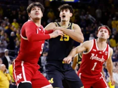 Michigan consegue uma vitória difícil, mas Nebraska mostra que é legítimo na derrota