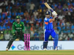 ‘Ele resgatou o time’: Sunil Gavaskar revela ponto de virada no confronto Índia x Paquistão