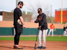 Ron Washington, do SF Giants, retorna ao treinamento após bypass quádruplo