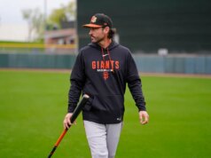 Tony Vitello, do SF Giants, manteve os comentários de segunda-feira