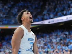 Louisville ficou aquém na Carolina do Norte, 74-71