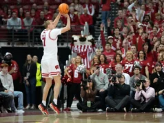 Wisconsin vence o 10º lugar do Michigan State por 92-71, atrás dos 29 pontos de Nick Boyd