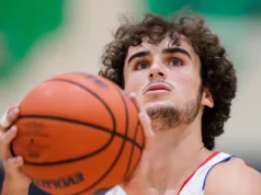 Monster Dunk: Luke Almodovar, de Noblesville, derruba um para o sudeste do estado de Missouri.