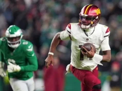 Qual é a classificação dos quarterbacks do Commander entre todos os QBs da NFL em 2025?