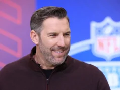 O GM dos comandantes Adam Peters não está esperando com Laremy Tunsil