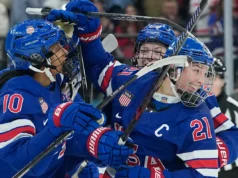 Fotos mostram os Estados Unidos conquistando seu terceiro ouro olímpico no hóquei feminino