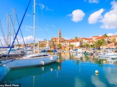 Três britânicos foram acusados de estuprar uma mulher local em seu hotel na Croácia