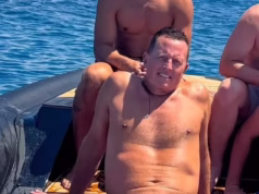 A queda do aspirante a vice-presidente de Trump é banida para a construção: mensagens sujas, humilhação no Salão Oval e uma briga chorosa com uma Donzela do Gelo que o odeia profundamente.