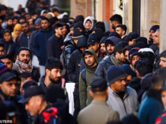 Espanha poderia conceder estatuto legal a mais de um milhão de migrantes indocumentados – o dobro do número esperado no âmbito do plano do governo socialista, alerta a força policial